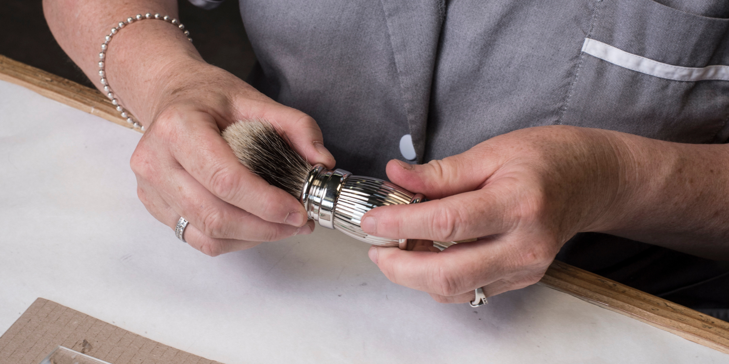 Cadeau de noël chic et tendance : le blaireau de rasage