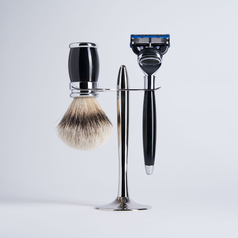 Set de 3 piezas lacado en negro y blanco Haute Montagne con maquinilla de afeitar Fusion con acabado cromado