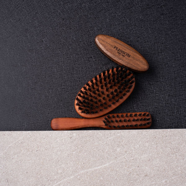 CEPILLO PARA LA BARBA CON MANGO PLISADO