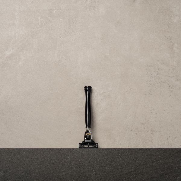 Essential Mach3 Schwarz Rasier